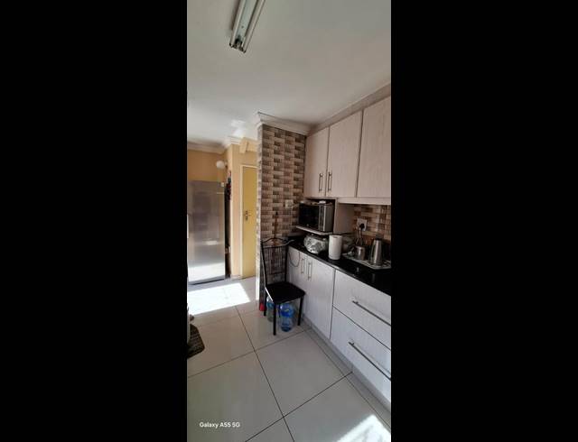 3 BEDROOM HOUSE FOR SALE IN LONGCROFT
